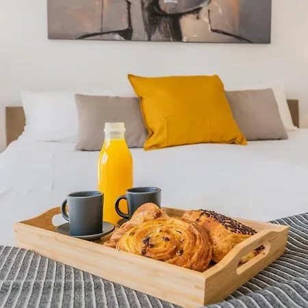 Charming Lover's Place *